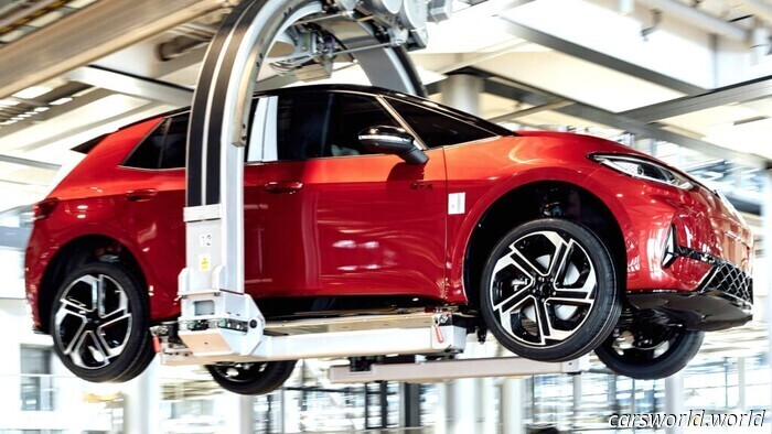 La VW è alle prese con una crisi finanziaria che potrebbe congelare i nuovi modelli in tutto il mondo | Carscoops